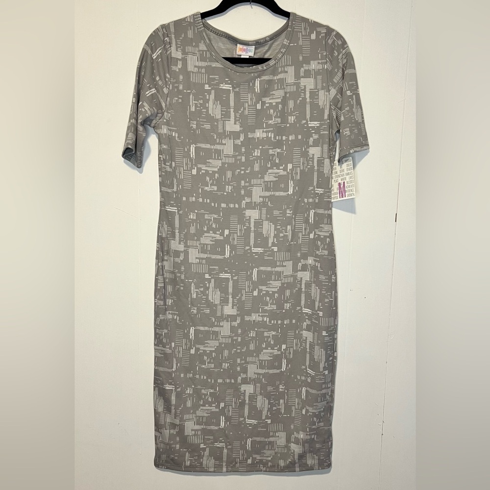 NWT LulaRoe Julie Short Sleeve Knee Length Gray & White C14 53025